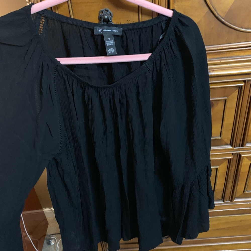 Super cute blouse casual or dressy wide sleeve